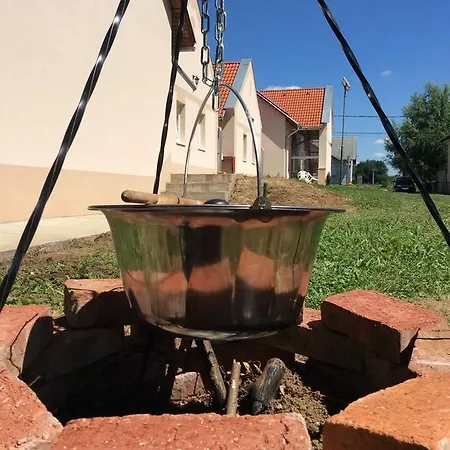 Nagyharsanyi Vendeghaz * Nagyharsany